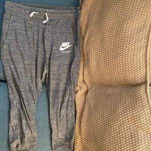 Nike joggers| Medium| Color: Dark grey